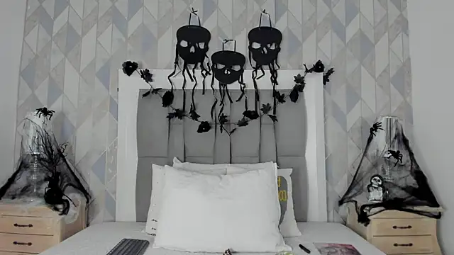 anais cooper online show from October 31, 2025, 12:02 pm