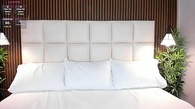 CailynBrowm online show from December 23, 2025, 4:12 am