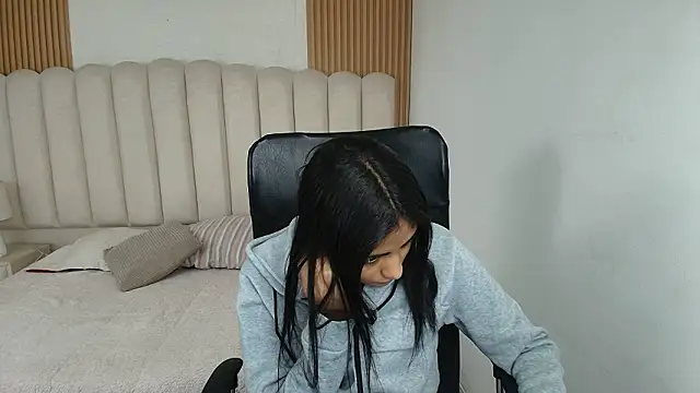 shaneelle online show from March 28, 2026, 3:07 am