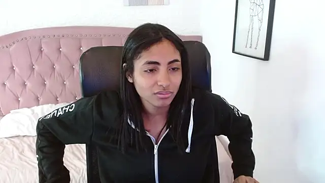 shaneelle online show from November 8, 2025, 3:15 pm