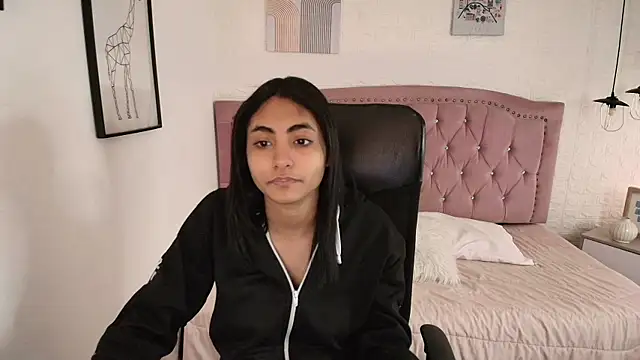 shaneelle online show from November 22, 2025, 3:11 pm