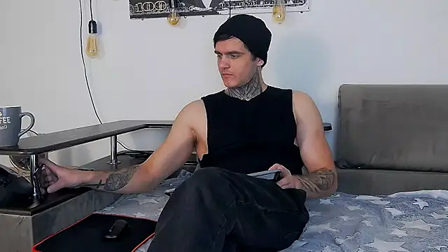 Snapshot of CarterCole chatting on December 21, 2025, 1:02 pm CarterCole online show from December 21, 2025, 1:02 pm