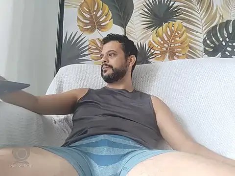 Snapshot of HornyBeachBoyBR chatting on January 31, 2025, 1:34 pm HornyBeachBoyBR online show from January 31, 2025, 1:34 pm