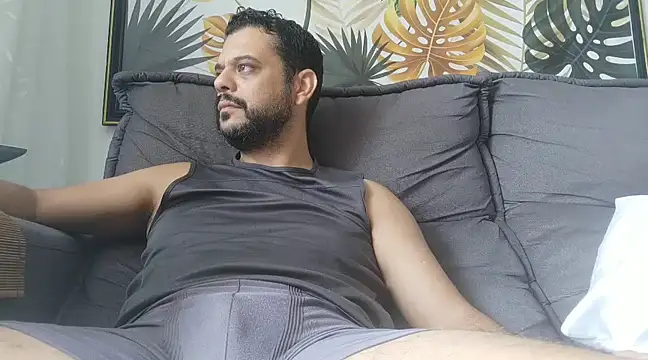 Snapshot of HornyBeachBoyBR chatting on January 27, 2025, 2:02 pm HornyBeachBoyBR online show from January 27, 2025, 2:02 pm