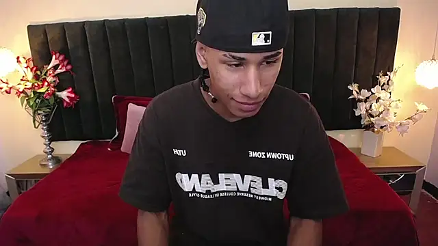 soft attraction online show from February 25, 2026, 7:36 pm