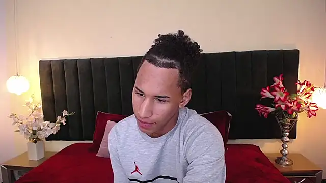 soft attraction online show from November 6, 2025, 8:02 pm