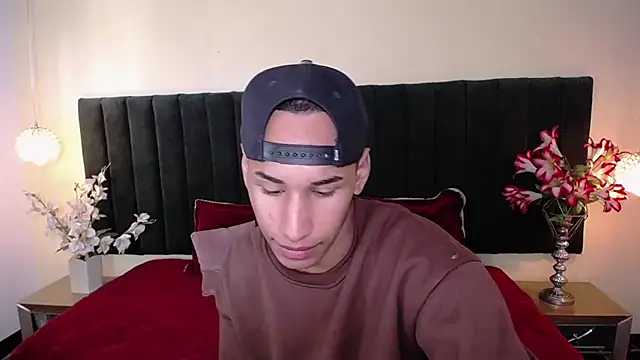 soft attraction online show from November 8, 2025, 7:50 pm