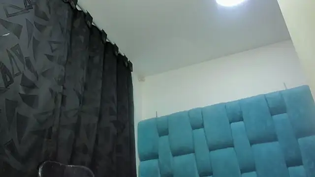 Snapshot of dirtygirl_hot chatting on September 29, 2025, 5:18 pm dirtygirl hot online show from September 29, 2025, 5:18 pm