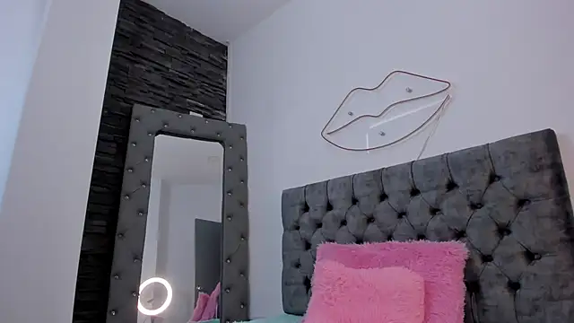 Snapshot of amber_martinez chatting on September 13, 2025, 12:27 pm amber martinez online show from September 13, 2025, 12:27 pm