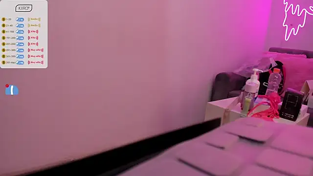 Snapshot of amber_martinez chatting on March 4, 2025, 6:18 pm amber martinez online show from March 4, 2025, 6:18 pm
