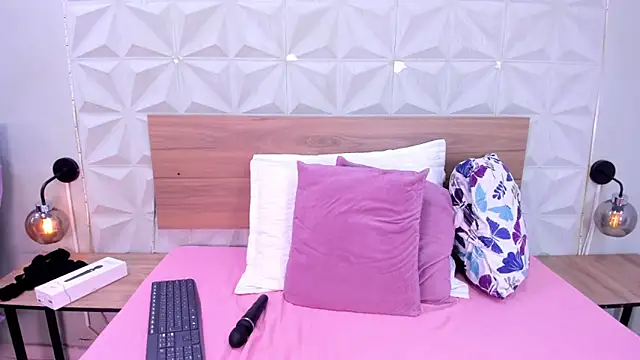 Snapshot of Stacey_white_ chatting on March 27, 2026, 7:59 pm Stacey white online show from March 27, 2026, 7:59 pm