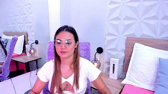 Snapshot of Stacey_white_ chatting on April 7, 2026, 7:59 pm Stacey white online show from April 7, 2026, 7:59 pm