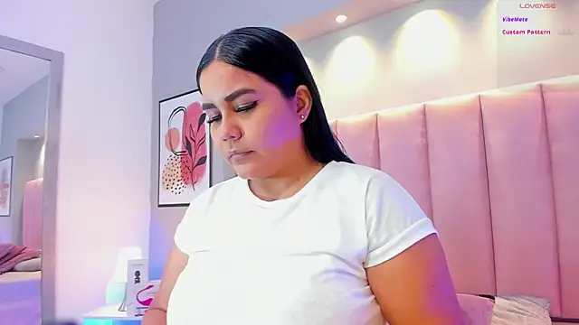 KeilyRoss online show from October 11, 2025, 9:05 pm