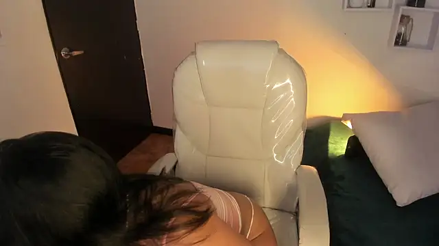 Snapshot of Vic_beckeer chatting on February 3, 2026, 3:48 am Vic beckeer online show from February 3, 2026, 3:48 am