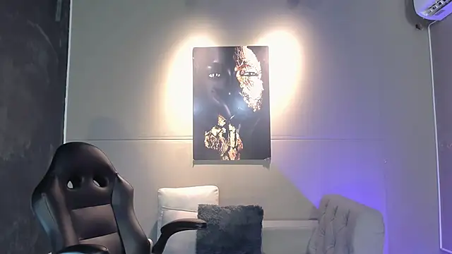 Snapshot of lola_red95 chatting on May 30, 2026, 8:03 pm lola red95 online show from May 30, 2026, 8:03 pm