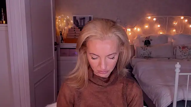 aestetick online show from October 14, 2025, 11:55 am