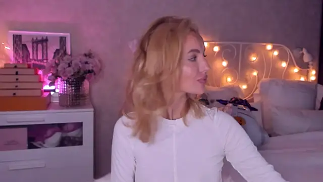 aestetick online show from November 2, 2025, 9:36 am