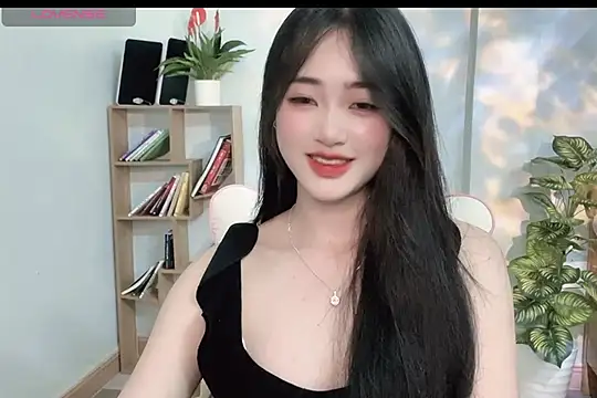 Snapshot of _Aimy_ chatting on March 4, 2025, 8:05 pm Aimy online show from March 4, 2025, 8:05 pm