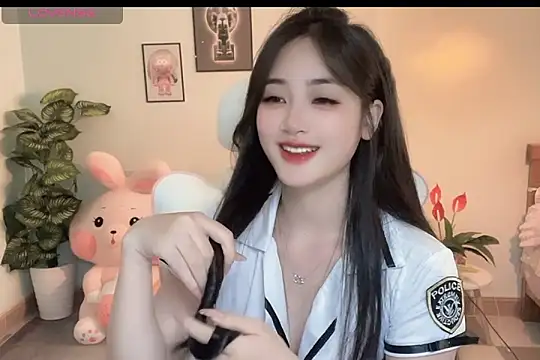 Snapshot of _Aimy_ chatting on October 1, 2025, 5:01 am Aimy online show from October 1, 2025, 5:01 am