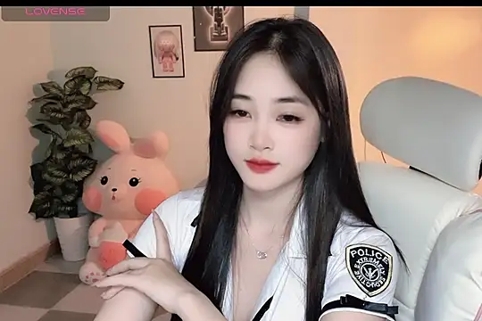  Aimy  online show from November 16, 2025, 5:17 pm