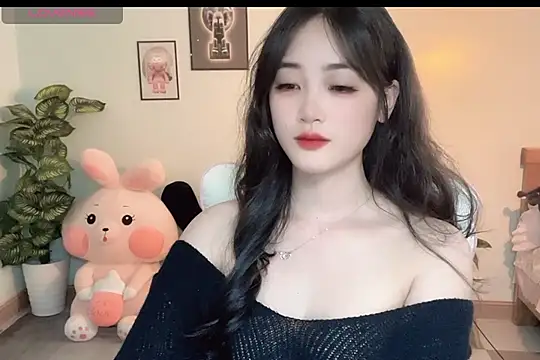 Snapshot of _Aimy_ chatting on October 3, 2025, 5:31 am Aimy online show from October 3, 2025, 5:31 am