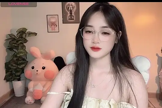 Snapshot of _Aimy_ chatting on September 28, 2025, 4:36 pm Aimy online show from September 28, 2025, 4:36 pm