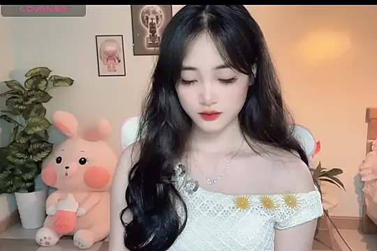 Snapshot of _Aimy_ chatting on October 7, 2025, 4:35 am Aimy online show from October 7, 2025, 4:35 am