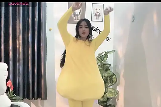 Snapshot of _Aimy_ chatting on February 25, 2025, 6:23 pm Aimy online show from February 25, 2025, 6:23 pm