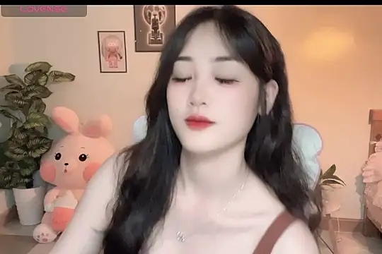 Snapshot of _Aimy_ chatting on October 10, 2025, 3:46 pm Aimy online show from October 10, 2025, 3:46 pm