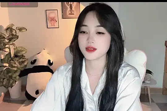Snapshot of _Aimy_ chatting on September 9, 2025, 4:38 pm Aimy online show from September 9, 2025, 4:38 pm