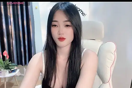 Snapshot of _Aimy_ chatting on February 23, 2025, 7:17 pm Aimy online show from February 23, 2025, 7:17 pm
