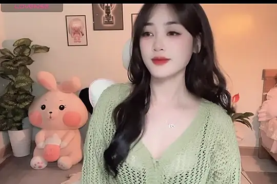 Snapshot of _Aimy_ chatting on October 4, 2025, 3:35 pm Aimy online show from October 4, 2025, 3:35 pm
