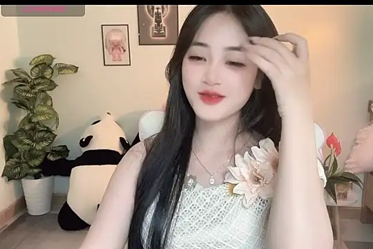 Snapshot of _Aimy_ chatting on September 21, 2025, 4:06 am Aimy online show from September 21, 2025, 4:06 am