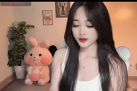 Snapshot of _Aimy_ chatting on September 27, 2025, 4:24 pm Aimy online show from September 27, 2025, 4:24 pm