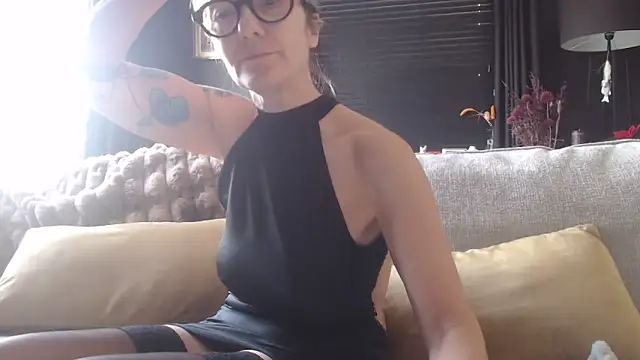 godinflower online show from February 7, 2026, 10:01 am