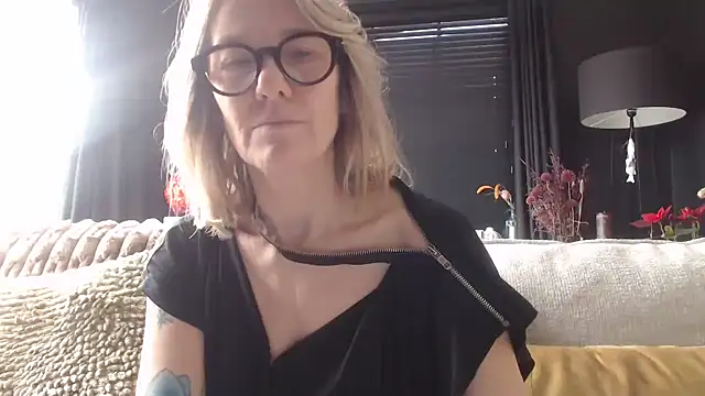 godinflower online show from February 14, 2026, 9:53 am