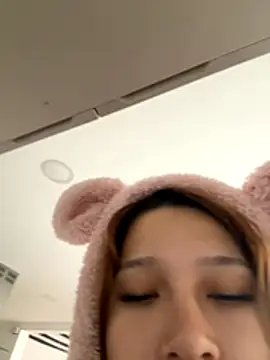 -SofiaCastillo- online show from November 28, 2025, 1:11 pm