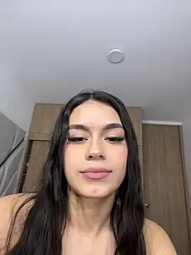 Snapshot of VeronicaCruz_ chatting on February 23, 2025, 8:17 am VeronicaCruz online show from February 23, 2025, 8:17 am