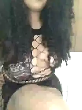 EstellaPradoX online show from January 16, 2025, 2:08 pm