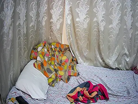 Snapshot of happy_sonia chatting on February 11, 2026, 11:43 am happy sonia online show from February 11, 2026, 11:43 am