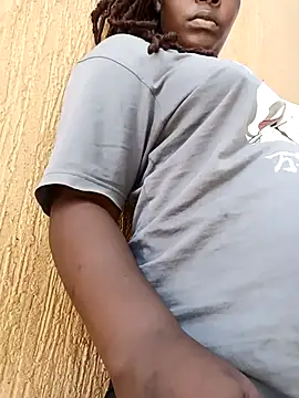 Snapshot of Broan_me chatting on March 17, 2025, 11:31 am Broan me online show from March 17, 2025, 11:31 am