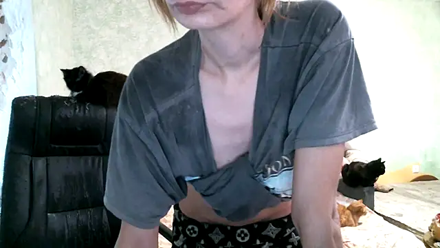 DennisXCaroll online show from February 20, 2026, 6:48 am