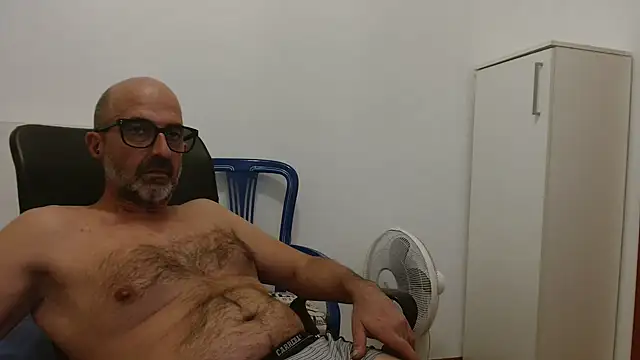 newsimo74 online show from September 12, 2025, 6:18 pm