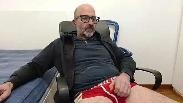 newsimo74 online show from October 27, 2025, 7:15 pm