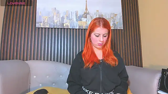 Nahiajhonson  online show from September 20, 2025, 12:54 pm