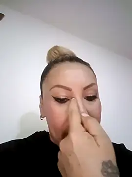 coral smitth online show from October 19, 2025, 8:33 pm