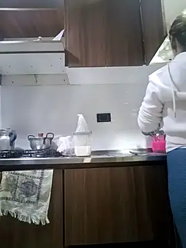 Snapshot of coral_smitth chatting on February 26, 2026, 6:41 pm coral smitth online show from February 26, 2026, 6:41 pm