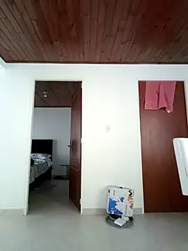 coral smitth online show from April 5, 2026, 5:08 pm