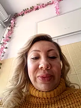 Snapshot of coral_smitth chatting on February 27, 2026, 6:08 pm coral smitth online show from February 27, 2026, 6:08 pm