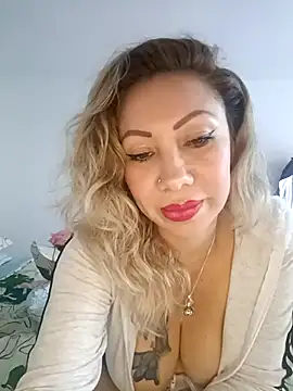Snapshot of coral_smitth chatting on February 20, 2025, 10:15 pm coral smitth online show from February 20, 2025, 10:15 pm